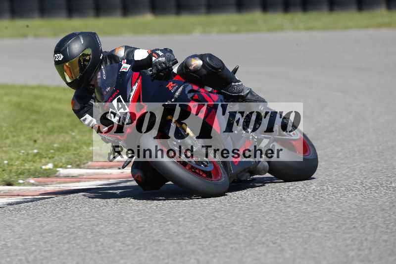 /43 08.08.2025 Discover the Bike ADR/Race 3 rot/34